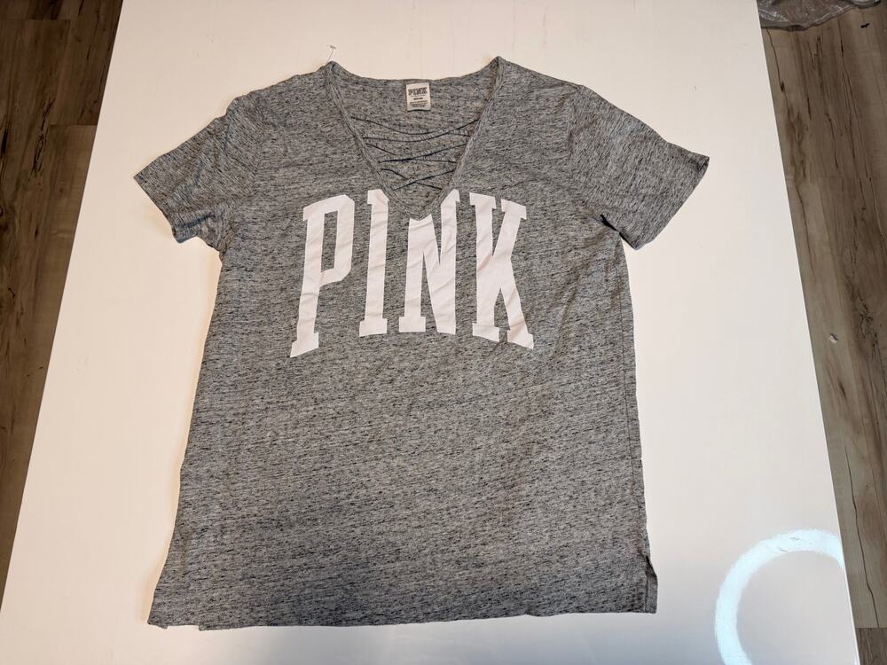 PINK Victoria’s Secret Gray Lace-Up V-Neck Graphic Tee Women’s Medium M